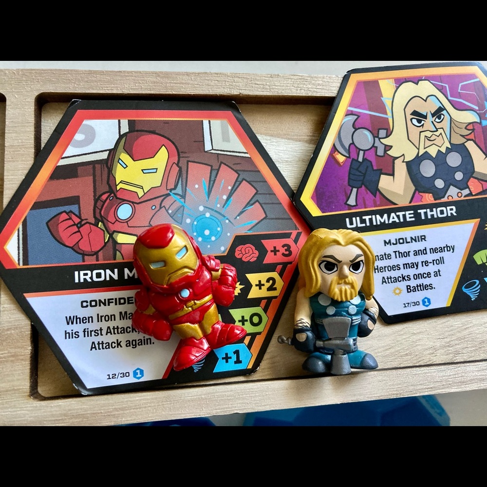 Marvel Battleworld series 1 Iron Man and Thor